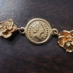 Elegant Gold Women's Bracelet